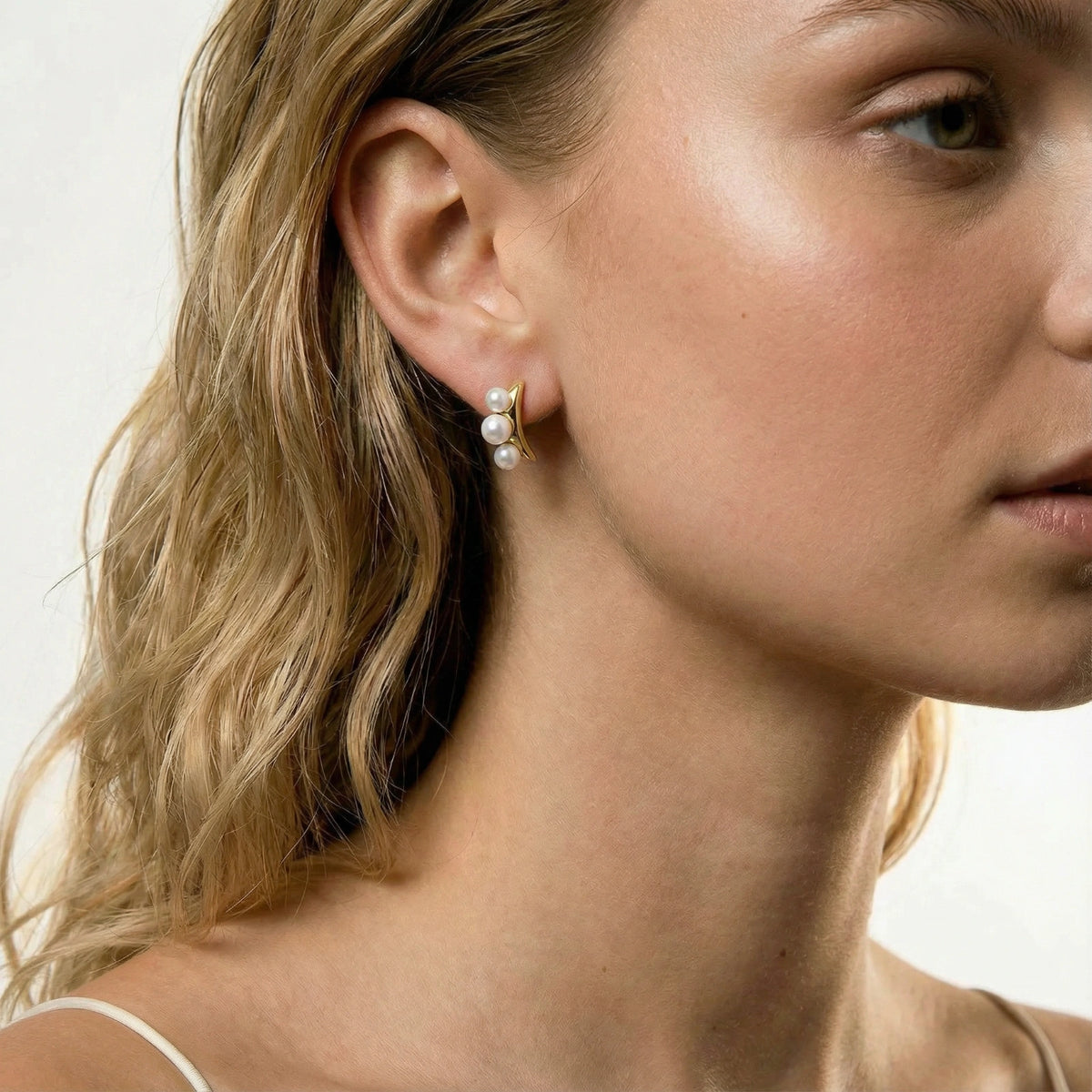 Pearl Trio Curve Studs